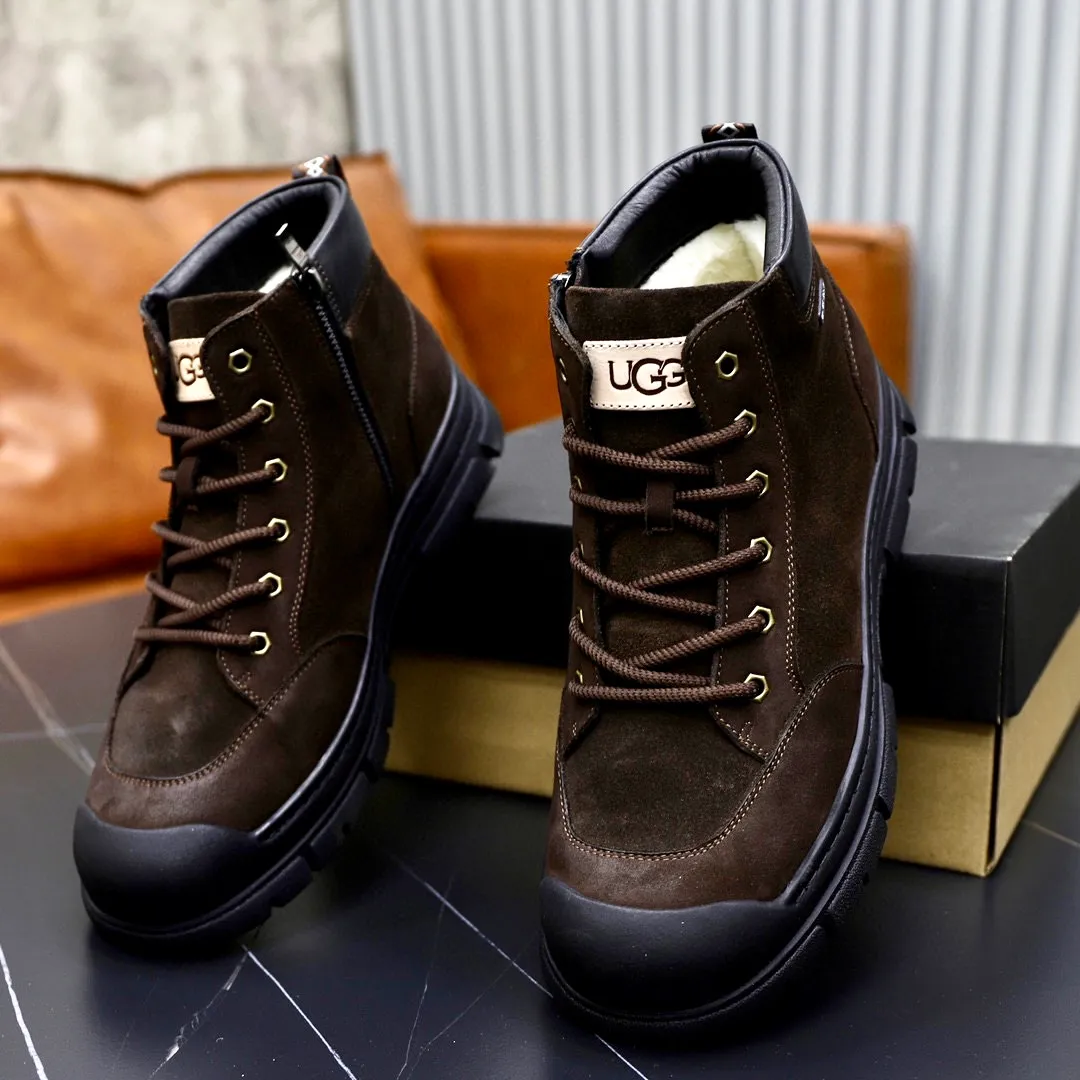 Ex-factory price: 640💰Thick wool imported from Australia Brand: UGG genuine purchasing agent Size: 38-44 Grade: Official website 1:1 Material: First layer of genuine leather waterproof and antifreeze upper Real wool lining Original non-slip soft wear-resistant outsole Style category: Men's casual shoes Trendy style Comfortable on the feet Color: Official website color synchronization